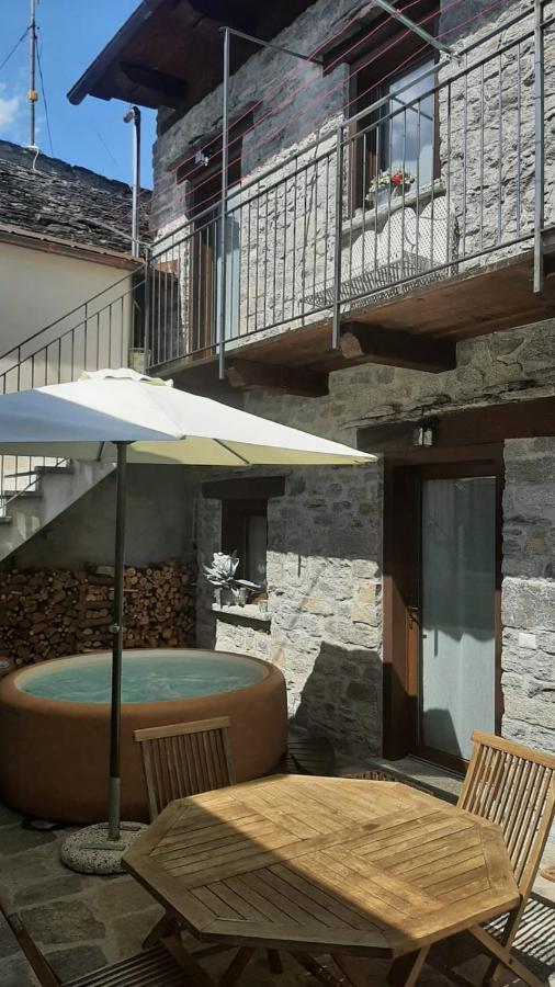 Locanda Del Sasso Rooms Crodo Exteriör bild